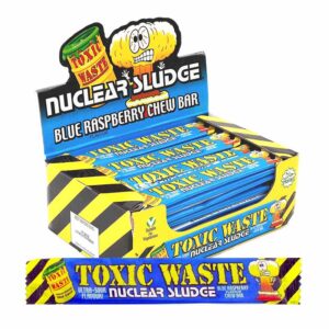 Toxic Waste Sour Blue Raspberry Sludge Bars 20g in display of 50